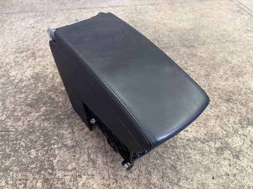Leather middle armrest front